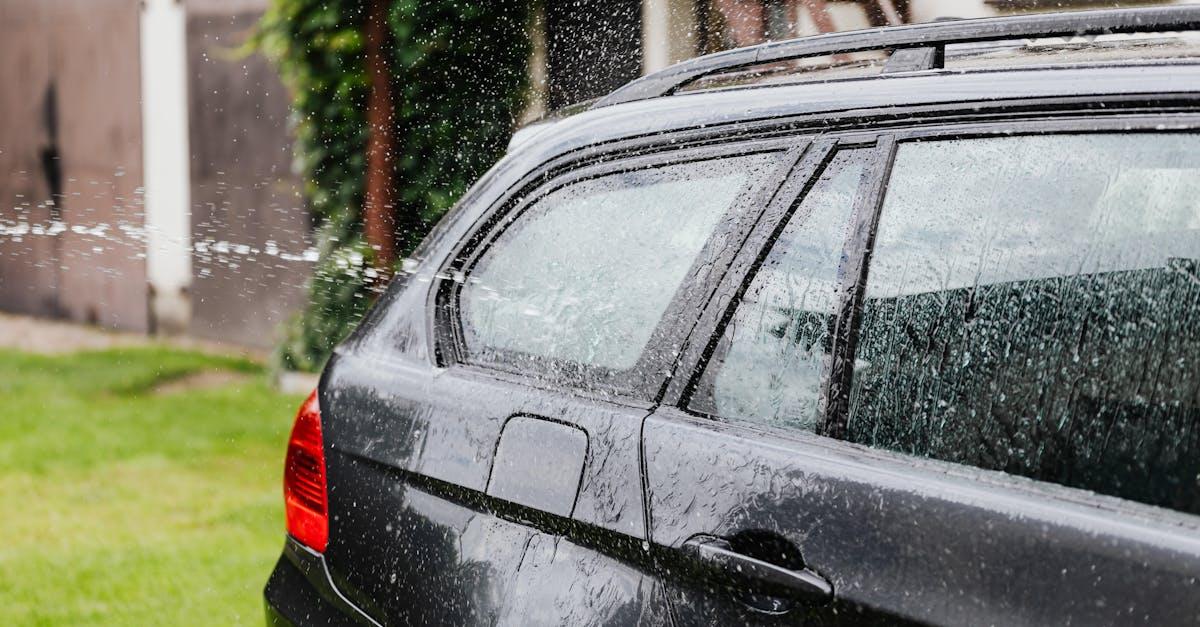 Czyste auto bez rys: 10 najczęstszych wpadek przy myciu i jak ich uniknąć