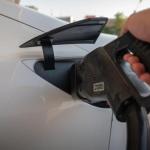 Domowa stacja mocy: jak ładować auto elektryczne bez stresu i przepłacania