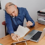 Zrób krok naprzód: 12 znaków, że to najlepszy moment na zawodowy zwrot